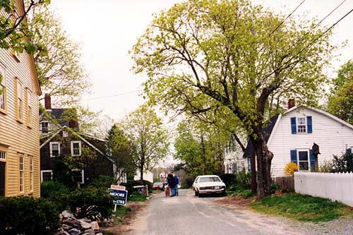 Loading 92K - Bay Street from the Main Street intersection